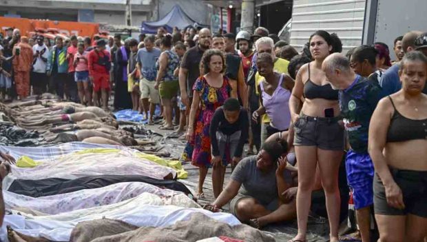 Los cuerpos de las personas abatidas durante el megaoperativo policial en las favelas de Río de Janeiro