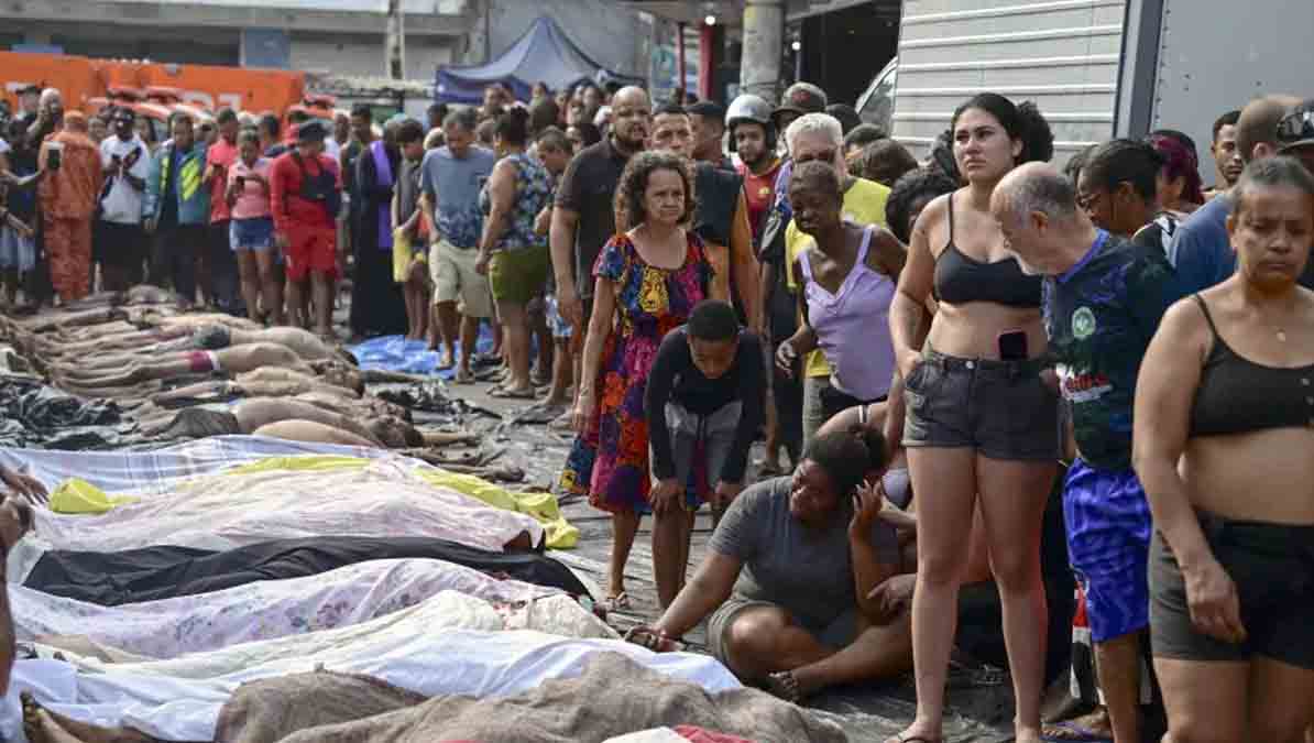 Los cuerpos de las personas abatidas durante el megaoperativo policial en las favelas de RĆo de Janeiro