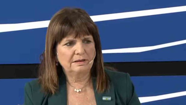 Bullrich agradece a Bolivia y Perú por caso triple asesinato