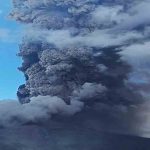 volcán Lewotobi Laki Laki lanza cenizas