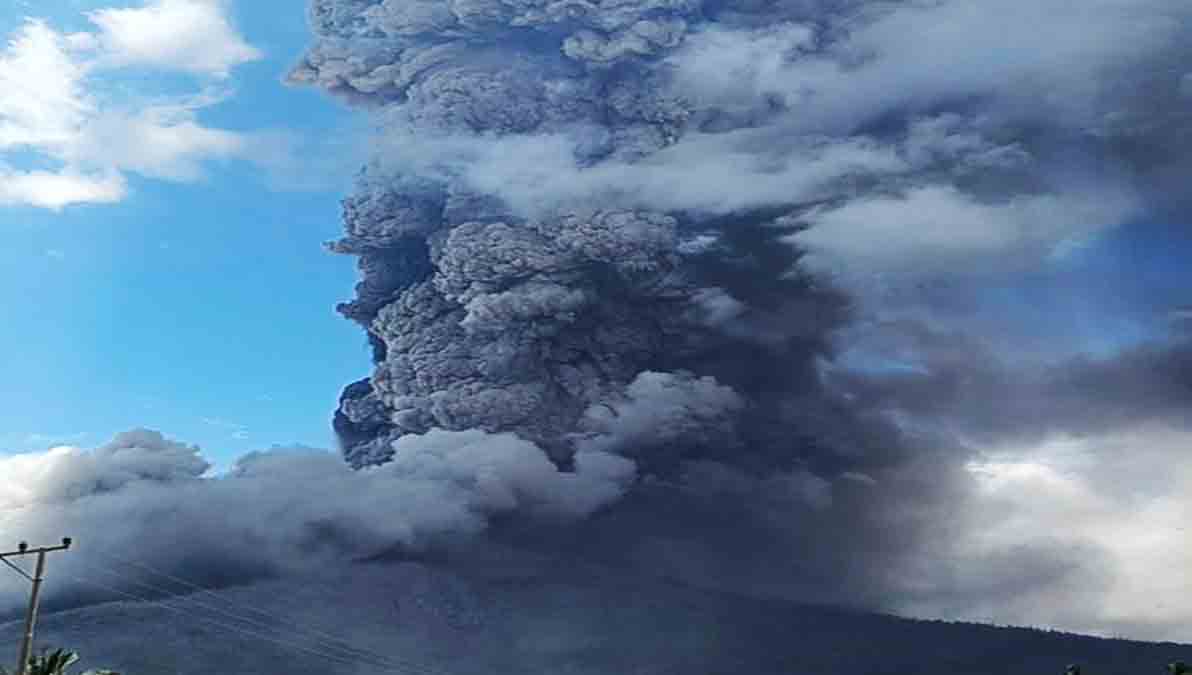 volcán Lewotobi Laki Laki lanza cenizas