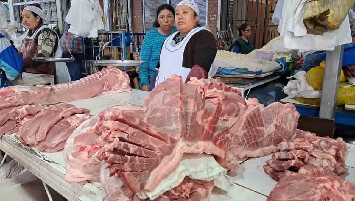 venta de carne de cerdo en Cochabamba