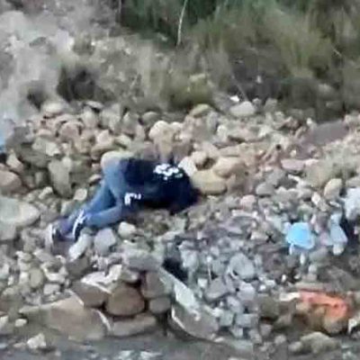 el universitario lanzado a un barranco