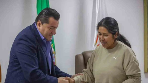 Jhonny Fernández y Eva Copa no votaron