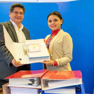 Economía formaliza entrega de información a equipo de Rodrigo Paz