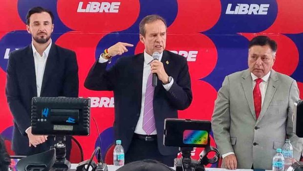 Jorge "Tuto" Quiroga, líder de Libre, en conferencia de prensa