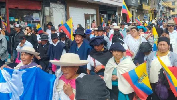 marcha en Ecuador tras 31 días de paro