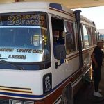 un micro en un surtido en Santa Cruz