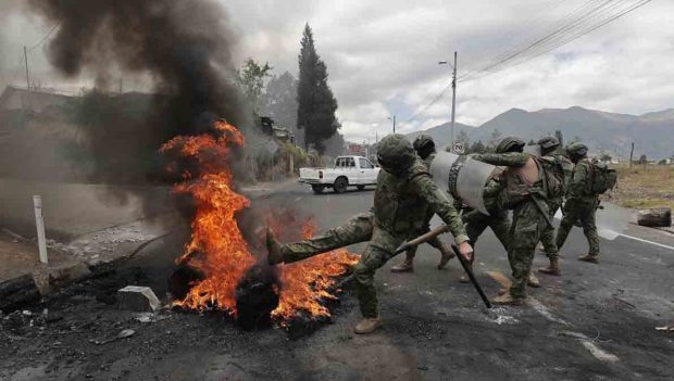 militares secuestrados en Ecuador