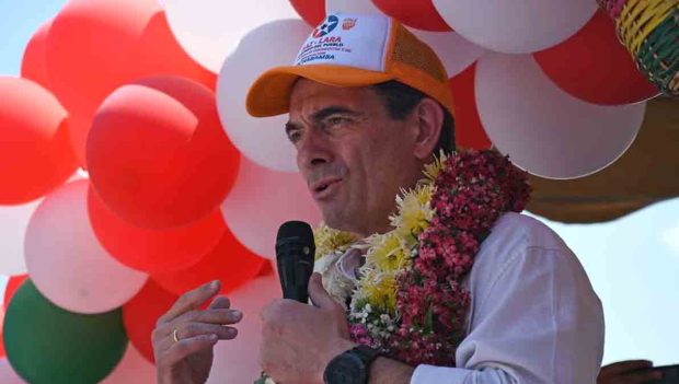 el candidato Rodrigo Paz
