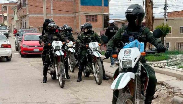 Policías buscan en Potosí a feminicida de una suboficial