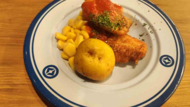 Picante de pollo triunfa en feria Osaka 2025