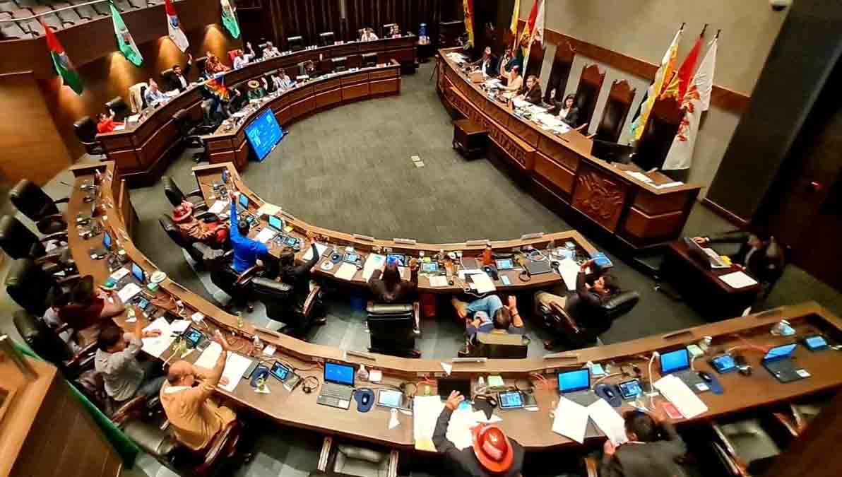 Senado Bolivia aprueba sanciones para inasistentes