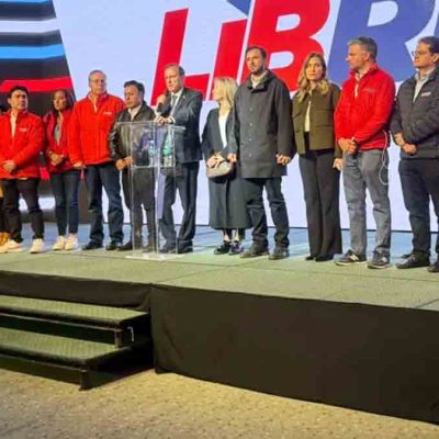 Tuto Quiroga y su equipo de colaboradores