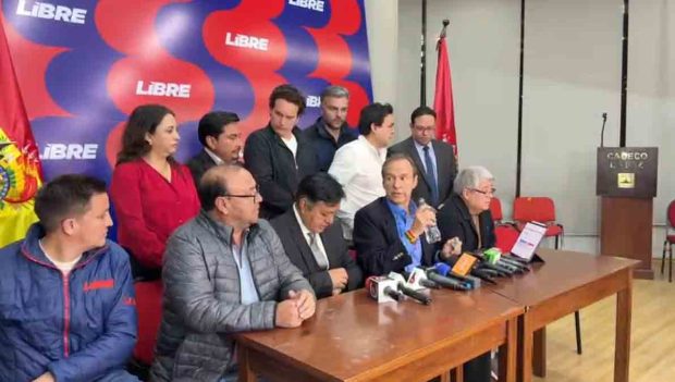 Jorge Tuto Quiroga en conferencia de prensa