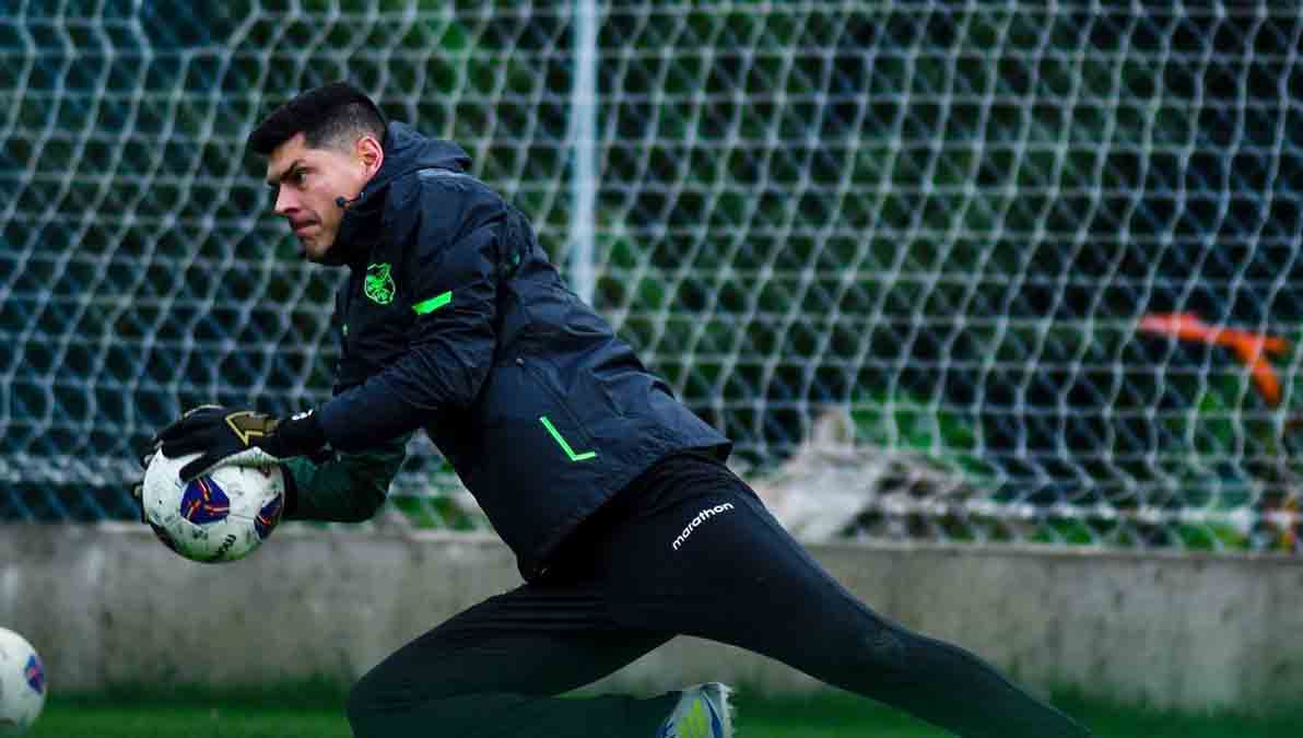 selección boliviana d Fútbol practica en Jordania