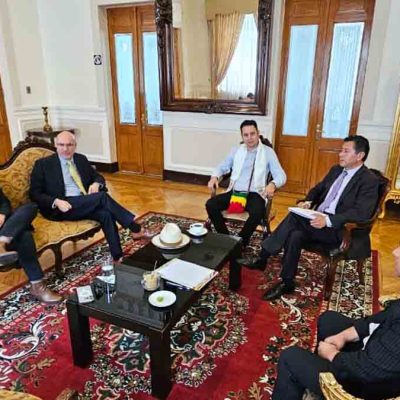 reunión del vicepresidente Lara con miembros del Ejecutivo