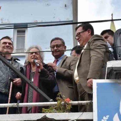 el presidente Rodrigo Paz hace la devolución de las sede de la APDHB a Amparo Carvajal
