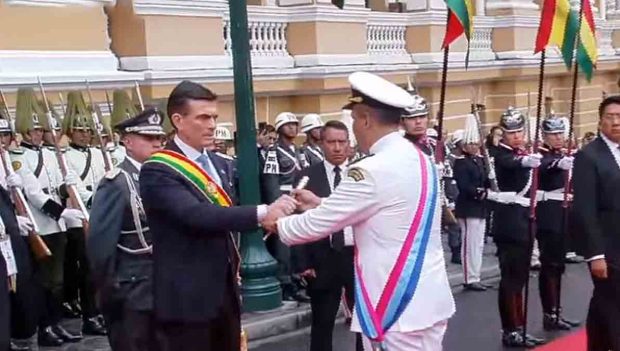 Bastón de mando para Rodrigo Paz