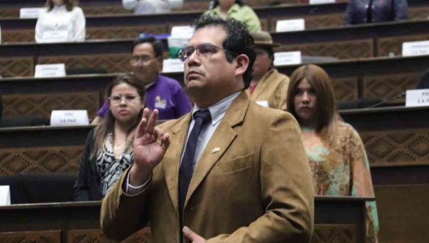 Roberto Castro, del PDC, asume presidencia de la Cámara de Diputados