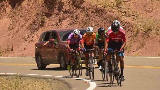 cierre de vías por carrera Vuelta a Cochabamba
