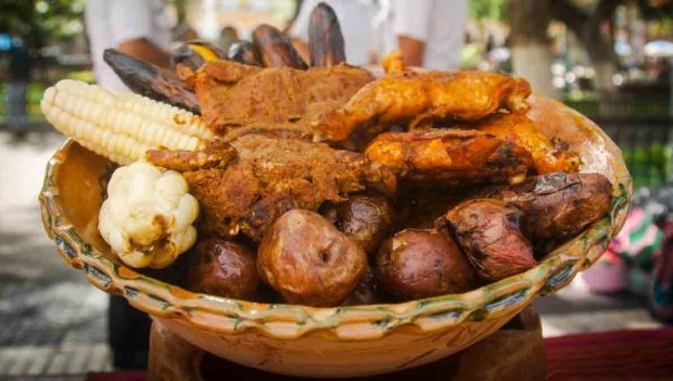 Feria de la Wallunk'a y Comida Ancestral