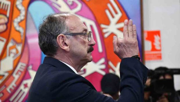 Hugo César León asume como Procurador General