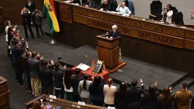 Diputados juran