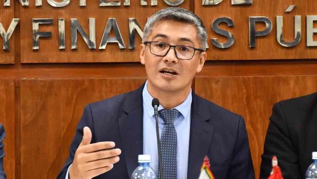 Gabriel Espinoza, ministro de Economía