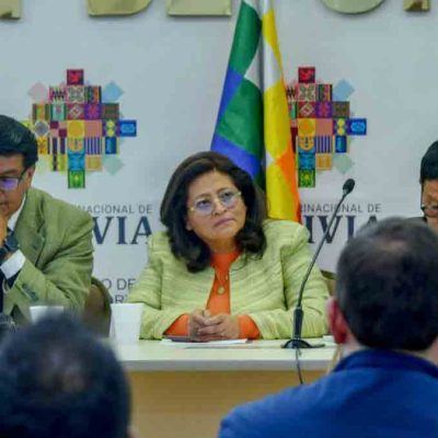 La ministra de Salud, Marcela Flores, en conferencia de prensa