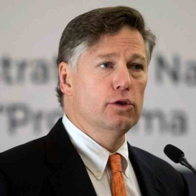 Christopher Landau, subsecretario de EEUU, busca restablecer la relación con Bolivia tras 20 años de vínculos “complicados” y promover inversiones.