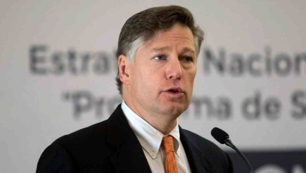 Christopher Landau, subsecretario de EEUU, busca restablecer la relación con Bolivia tras 20 años de vínculos “complicados” y promover inversiones.