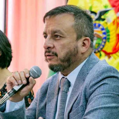 el ministro de Hidrocarburos, Mauricio Medinacelli