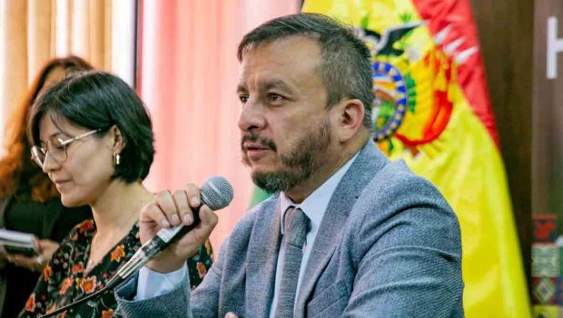 el ministro de Hidrocarburos, Mauricio Medinacelli