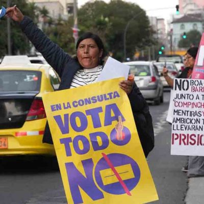 indígenas realizan campaña por el No en Ecuador