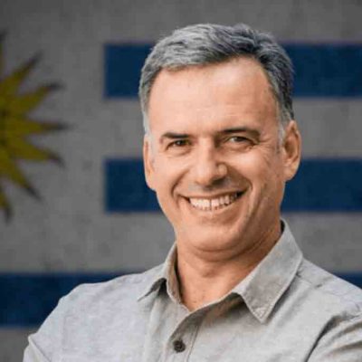 Yamandú Orsi asistirá a investidura de Paz y Lara