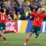 jugadores de la selección de Portugal celebran su clasificación