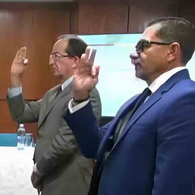 la posesión de los presidentes de la Aduana e Impuestos Nacionales