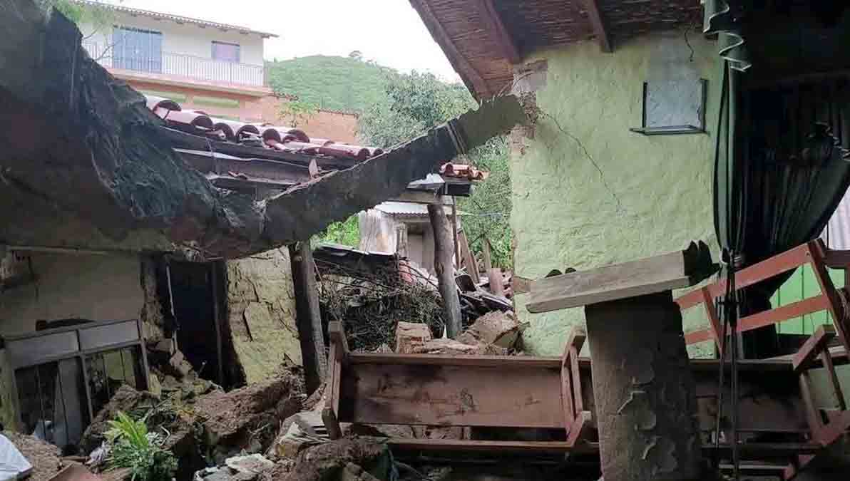 una vivienda destruida por la riada en Samaipata