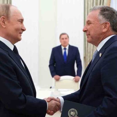 el presidente Vladimir Putin y Steve Witkoff, enviado de Trump