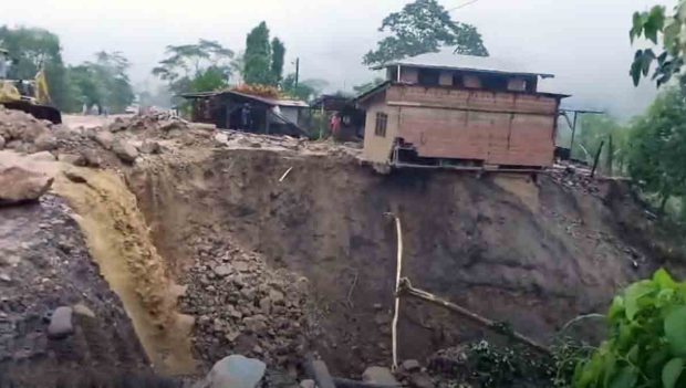 una vivienda a punto de desplomarse en Cristal Mayu