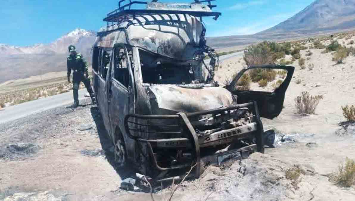 uno de los minibuses que protagonizó el accidente