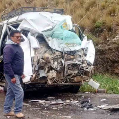 así quedó el minibús tras la violenta colisión