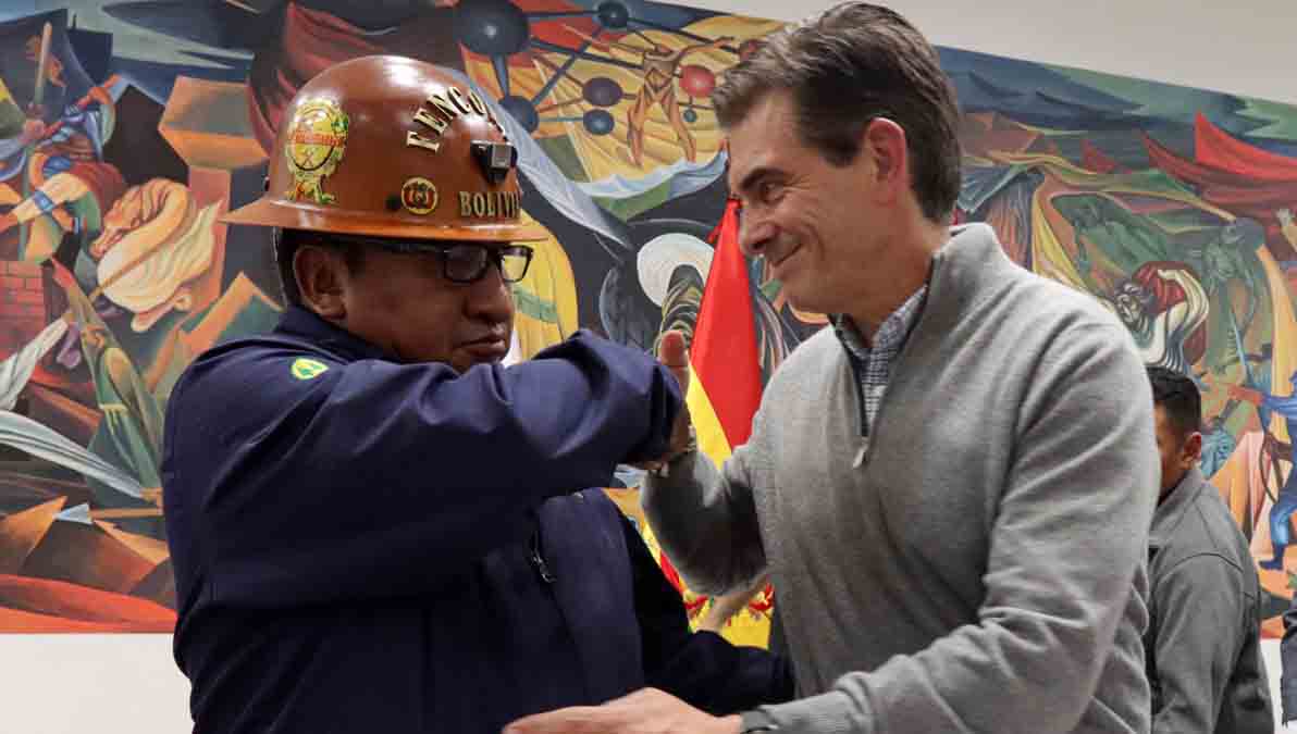 el presidente Paz y el principal dirigente de las cooperativas mineras
