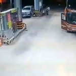 atraco a estación de servicio en Santa Cruz