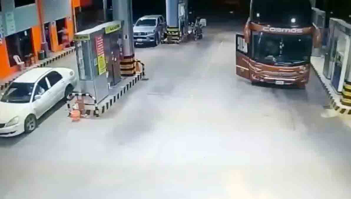 atraco a estación de servicio en Santa Cruz