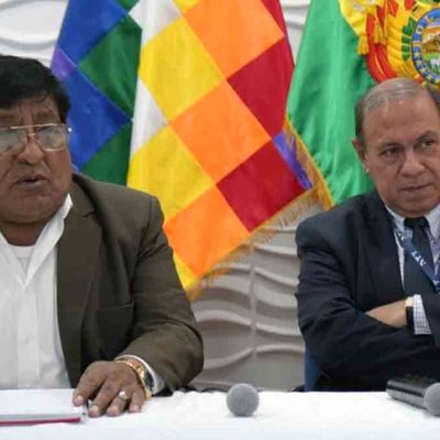 el dirigente de los choferes Lucio Gómez y el director de la ATT, Carlos Ágreda