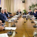 El canciller de Chile, Alberto van Klaveren, participa de la sesión de la Comisión de Diputados de su país.