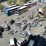 choferes bloquean con sus vehículos en La Paz