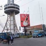 micros impiden en paso de vehículos entre El Alto y La Paz